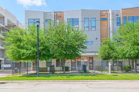 2401 Crawford Street #C1B