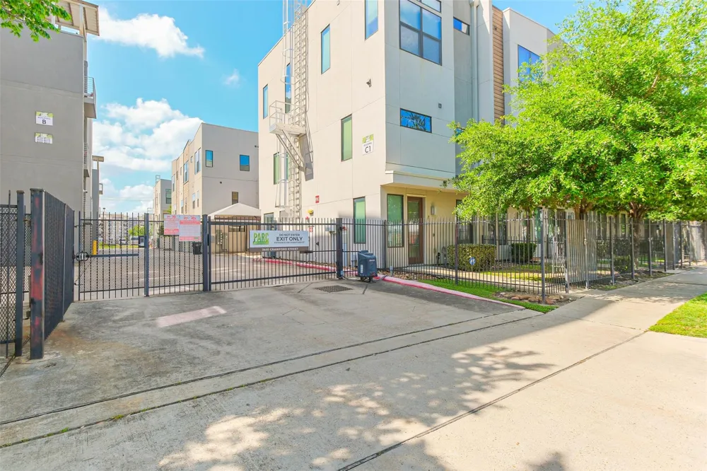 2401 Crawford Street #C1B Houston, TX 77004