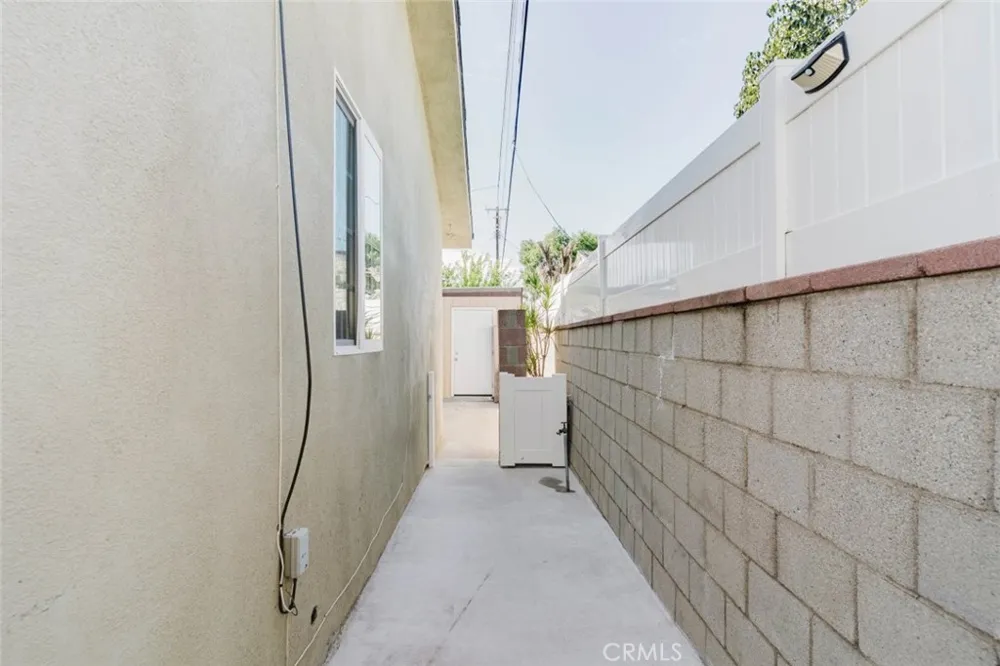 7947 Woodman Avenue Panorama City, CA 91402