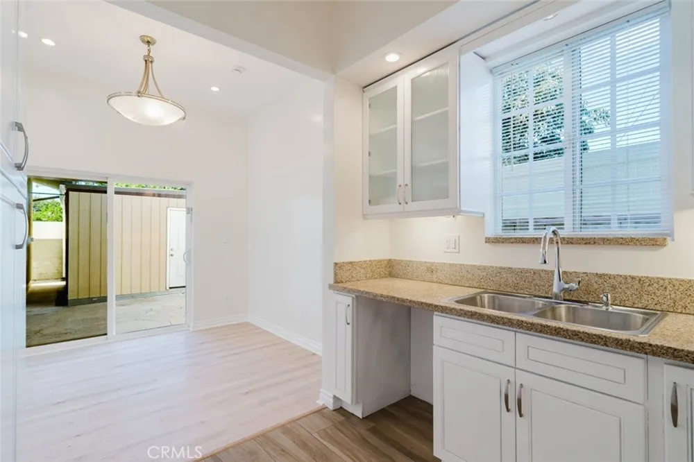7947 Woodman Avenue Panorama City, CA 91402