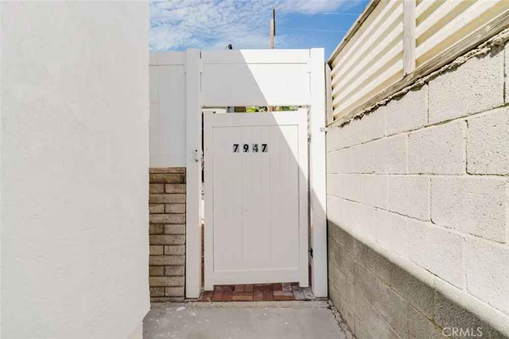 7947 Woodman Avenue Panorama City, CA 91402
