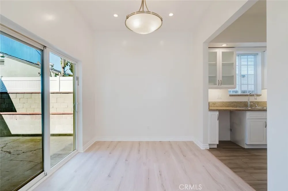 7947 Woodman Avenue Panorama City, CA 91402