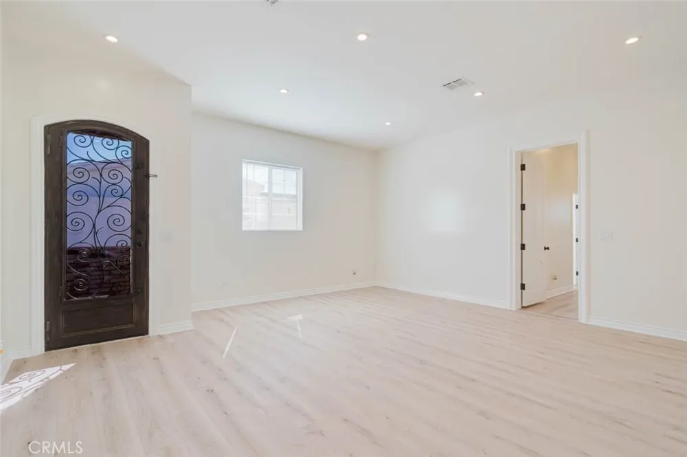 7947 Woodman Avenue Panorama City, CA 91402
