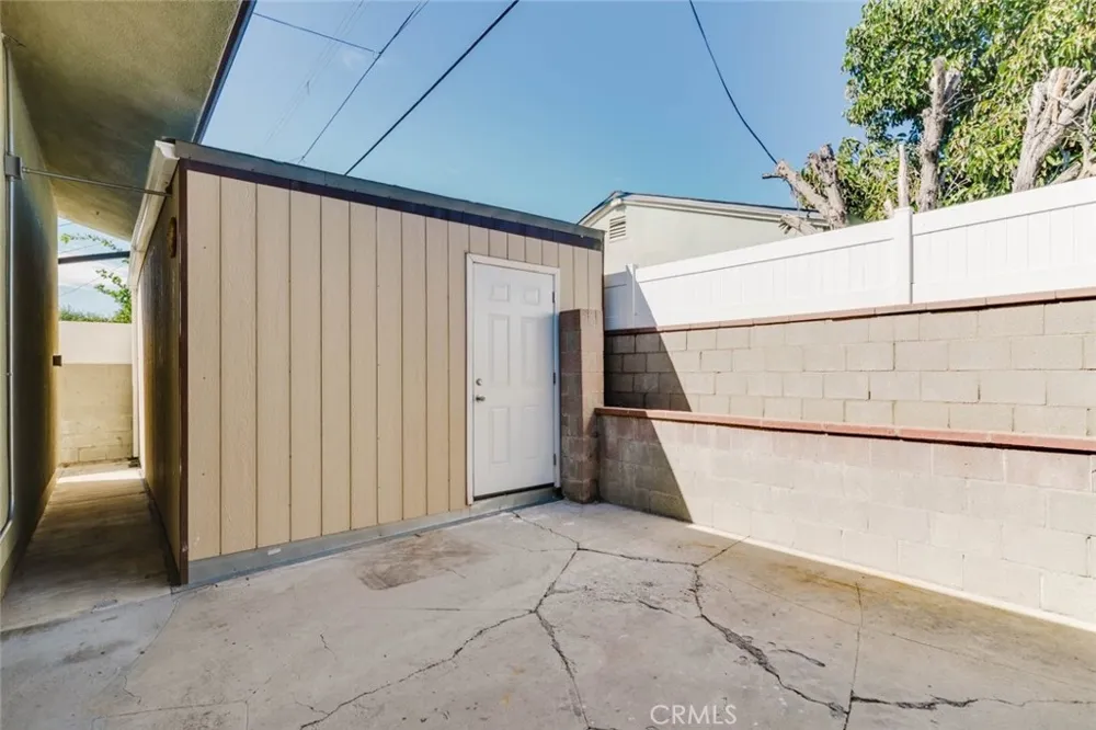 7947 Woodman Avenue Panorama City, CA 91402