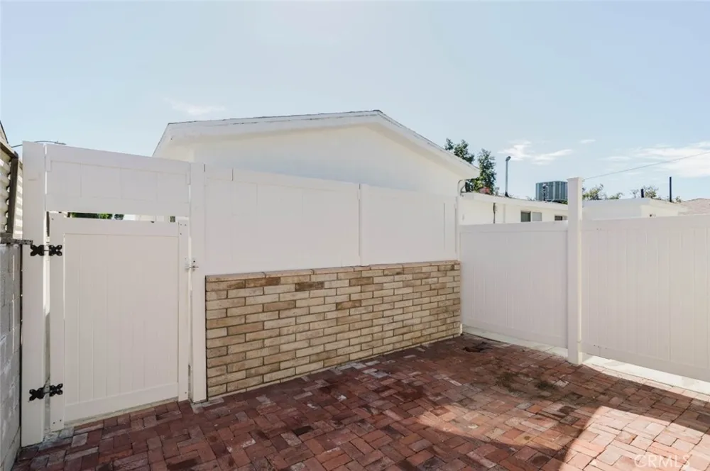 7947 Woodman Avenue Panorama City, CA 91402