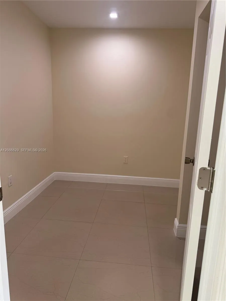 7075 NW 173rd Dr #1406 Hialeah, FL 33015
