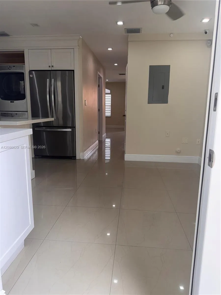 7075 NW 173rd Dr #1406 Hialeah, FL 33015