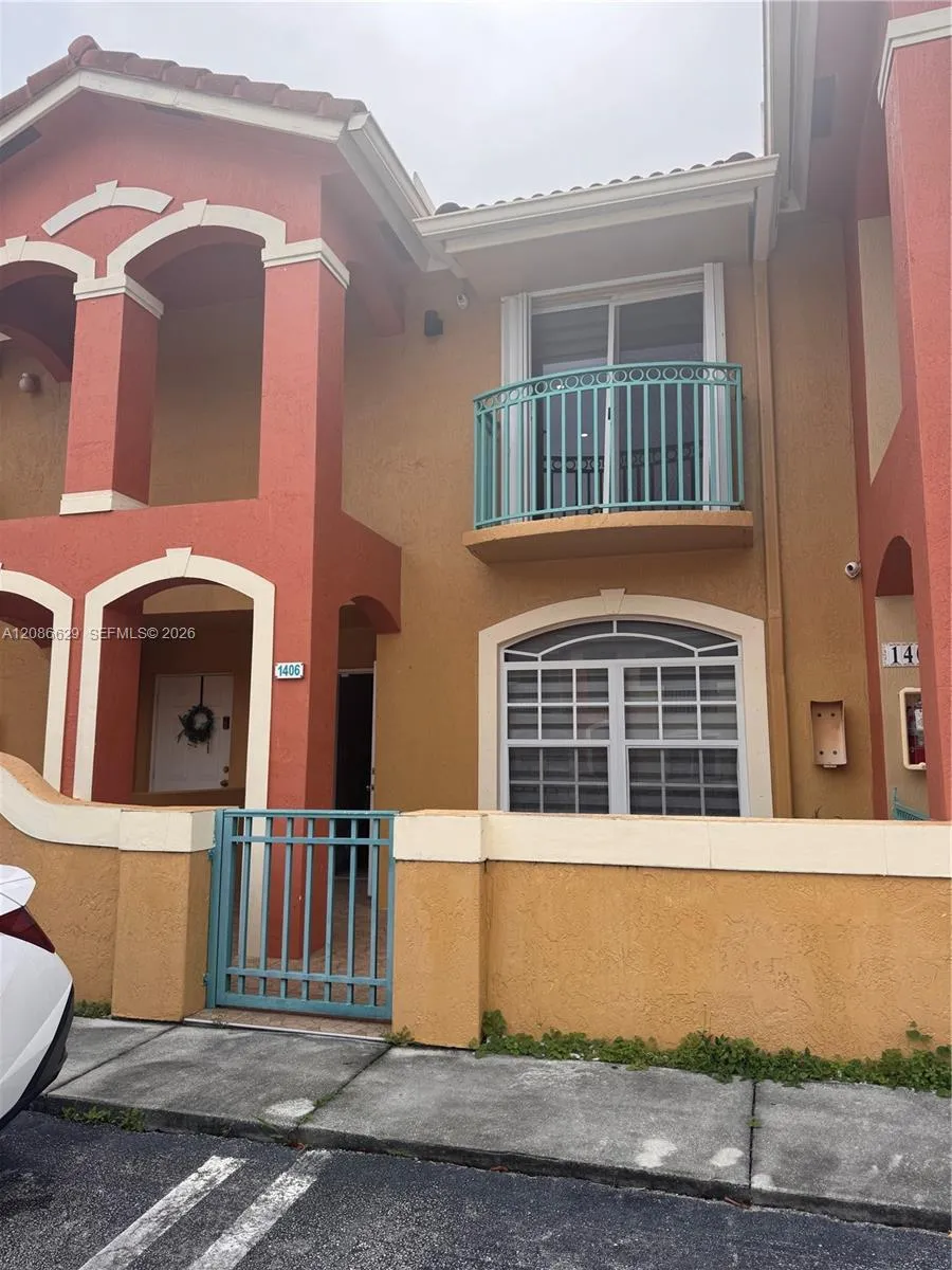 7075 NW 173rd Dr #1406 Hialeah, FL 33015