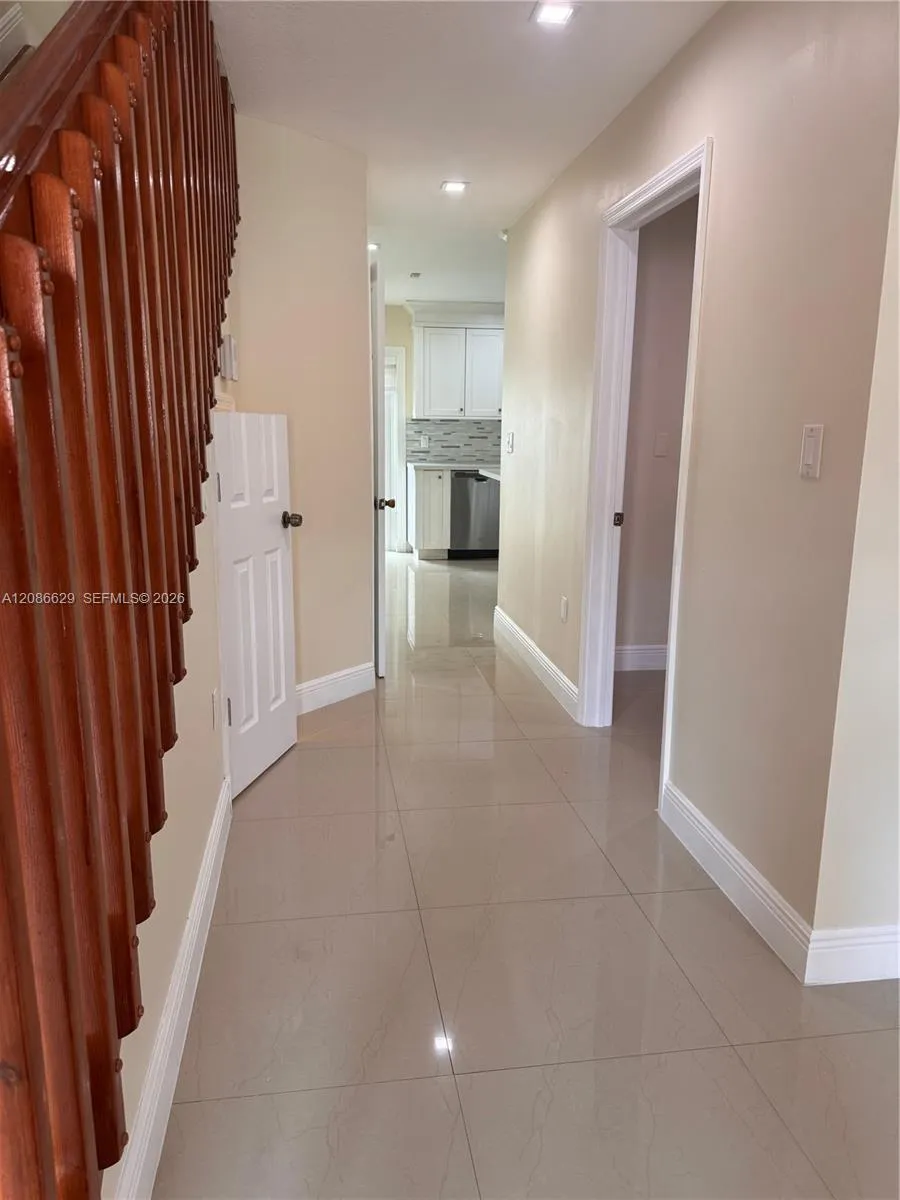 7075 NW 173rd Dr #1406 Hialeah, FL 33015