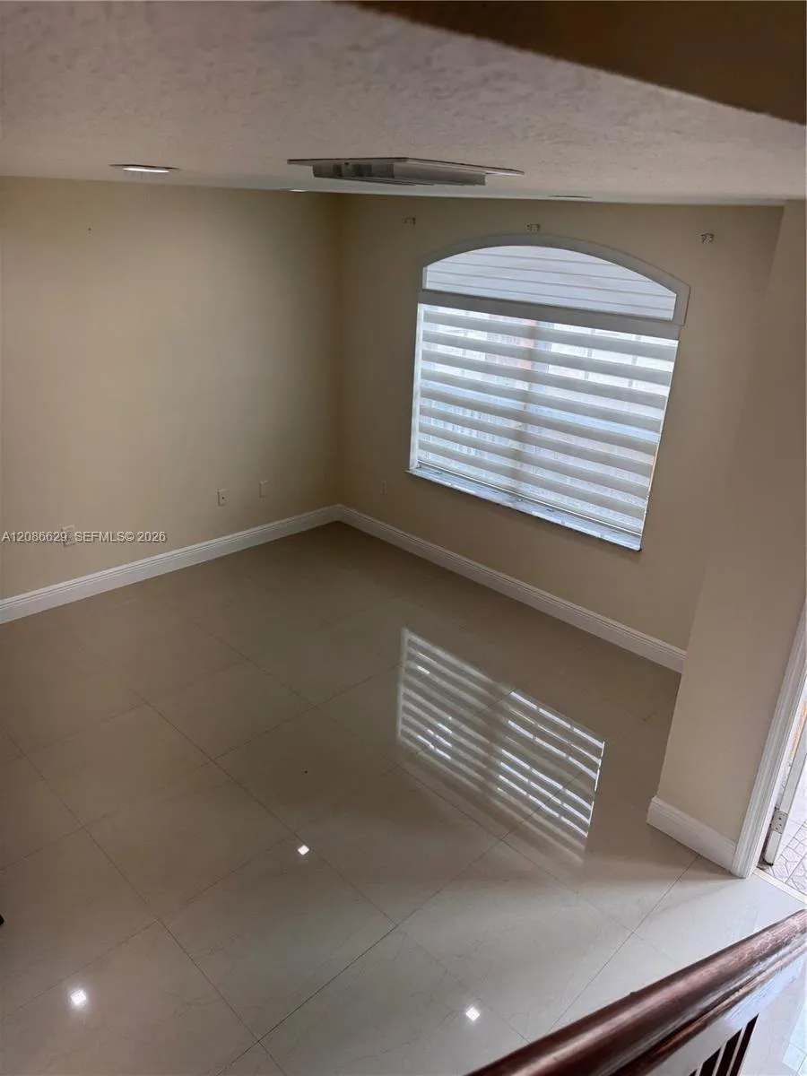 7075 NW 173rd Dr #1406 Hialeah, FL 33015