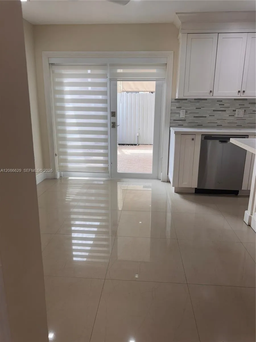 7075 NW 173rd Dr #1406 Hialeah, FL 33015