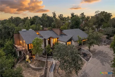 2800 Pecan Valley Drive