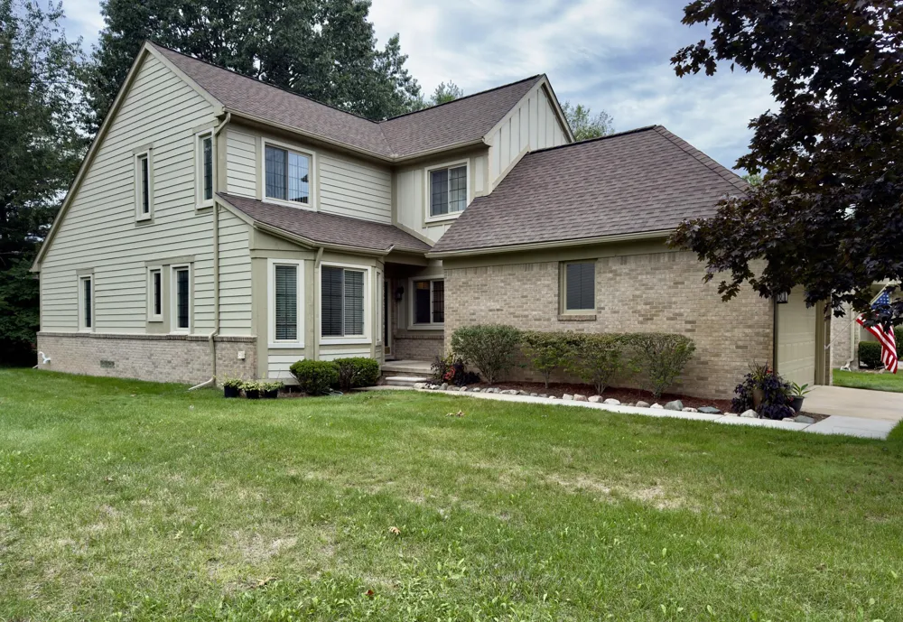 741 Red Maple Lane Wixom, MI 48393