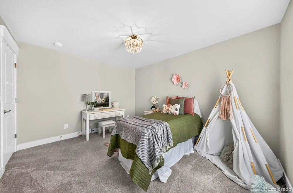 5204 Sirbal Drive Colorado Springs, CO 80924