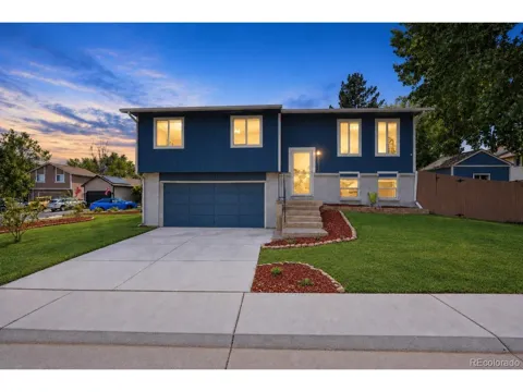 8634 W 79th Place