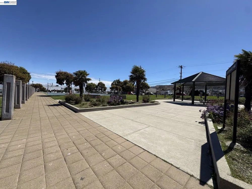 38 Kelloch Ave San Francisco, CA 94134