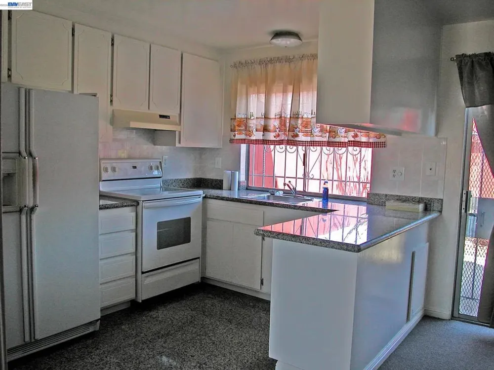 38 Kelloch Ave San Francisco, CA 94134
