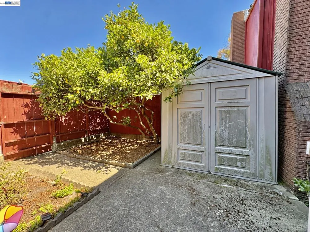 38 Kelloch Ave San Francisco, CA 94134