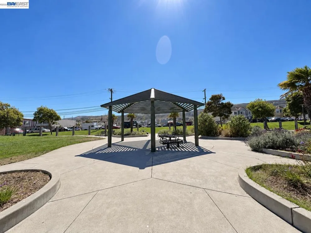 38 Kelloch Ave San Francisco, CA 94134