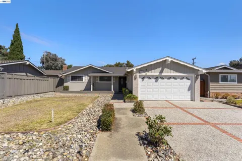 4852 Regents Park Ln
