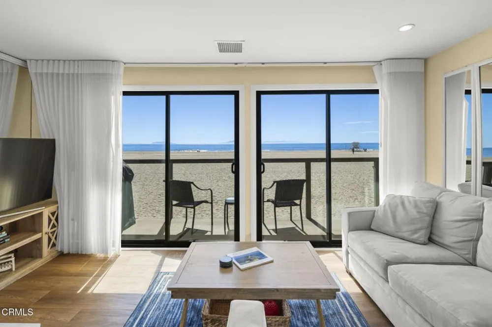 3949 Ocean Drive Oxnard, CA 93035