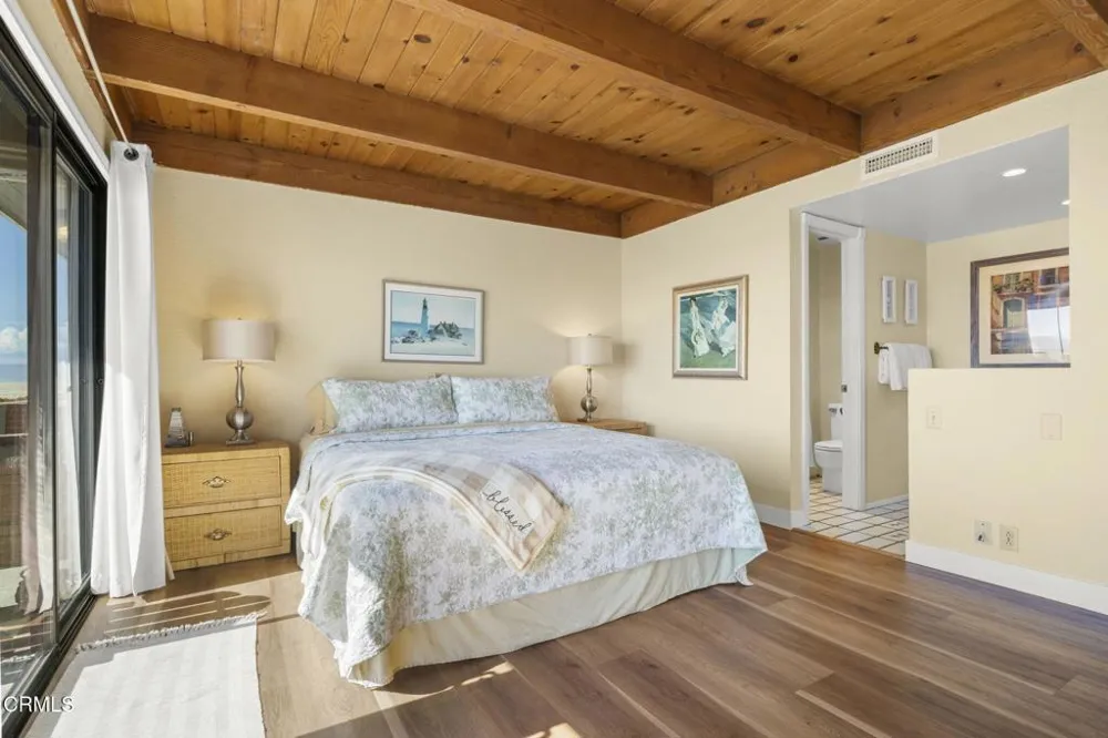 3949 Ocean Drive Oxnard, CA 93035