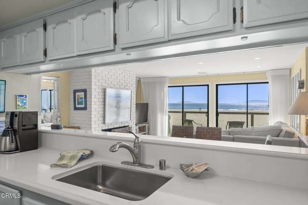 3949 Ocean Drive Oxnard, CA 93035