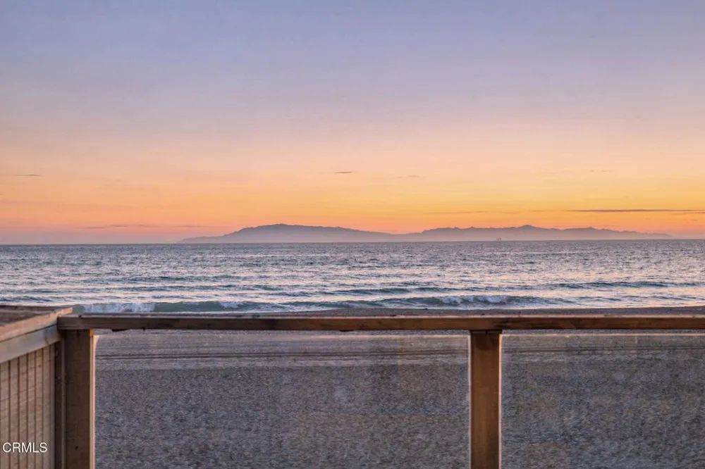 3949 Ocean Drive Oxnard, CA 93035