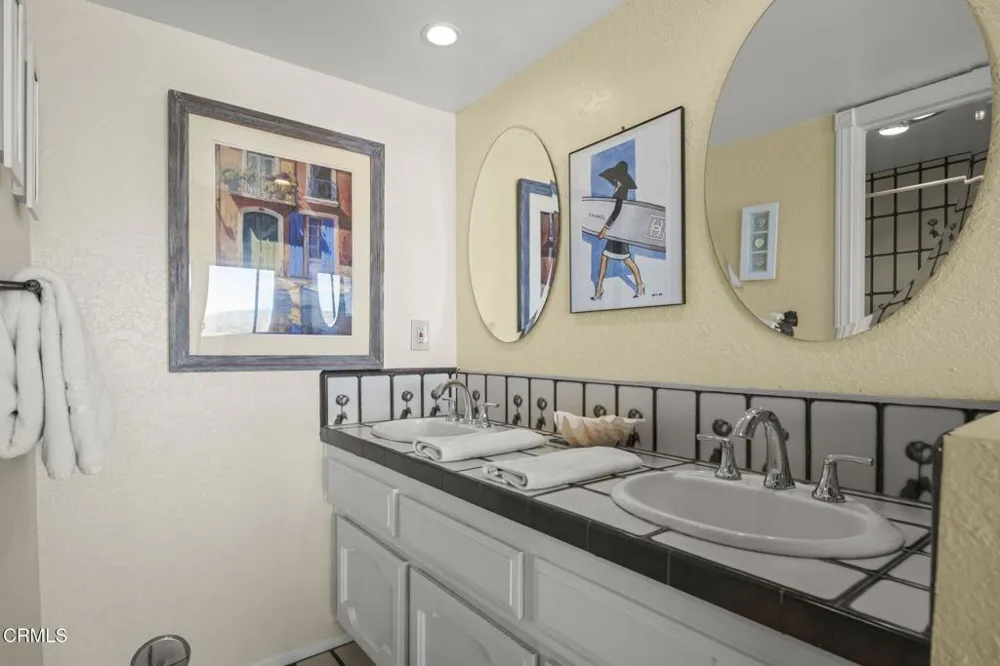 3949 Ocean Drive Oxnard, CA 93035