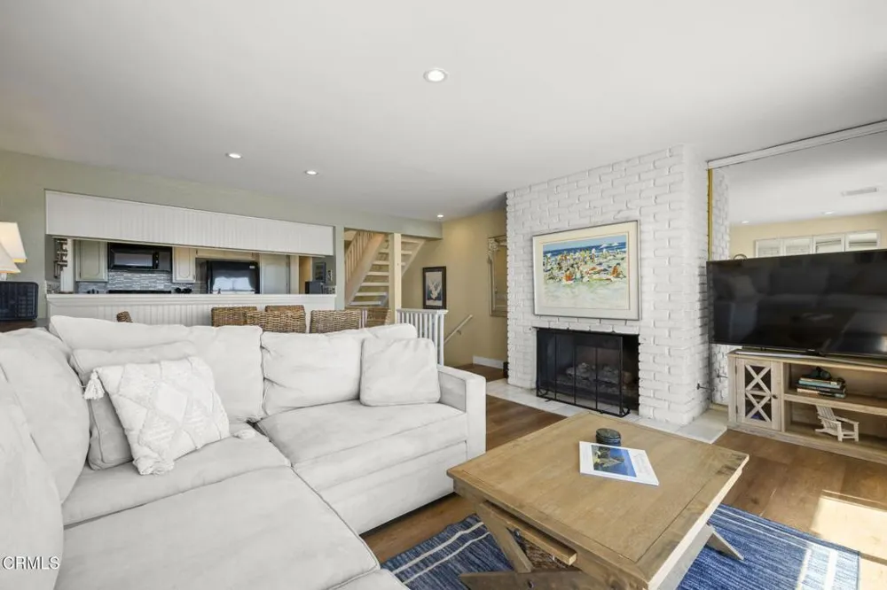 3949 Ocean Drive Oxnard, CA 93035