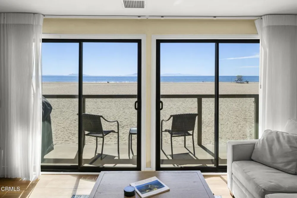 3949 Ocean Drive Oxnard, CA 93035