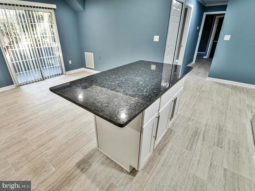 2010 ALICE AVENUE #101 Oxon Hill, MD 20745