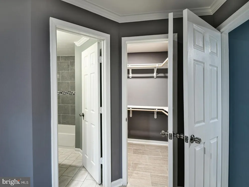 2010 ALICE AVENUE #101 Oxon Hill, MD 20745