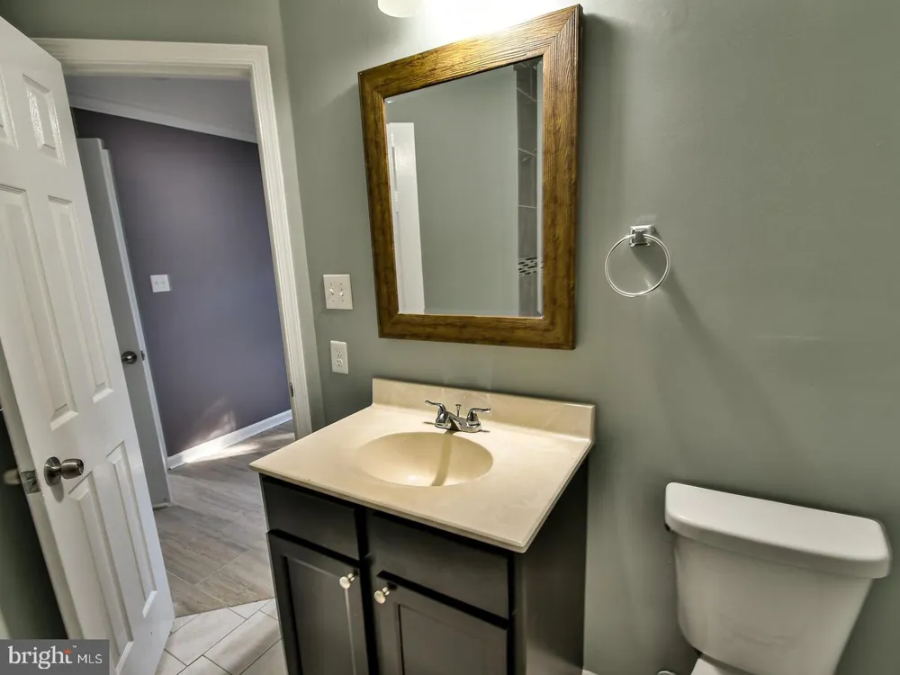 2010 ALICE AVENUE #101 Oxon Hill, MD 20745