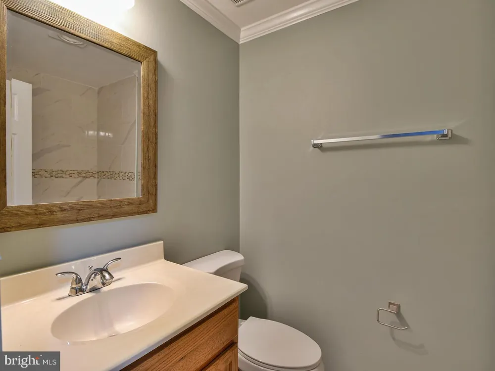 2010 ALICE AVENUE #101 Oxon Hill, MD 20745