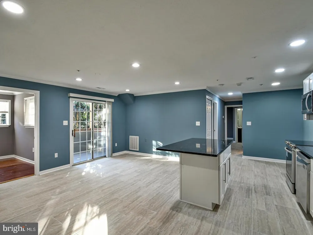 2010 ALICE AVENUE #101 Oxon Hill, MD 20745