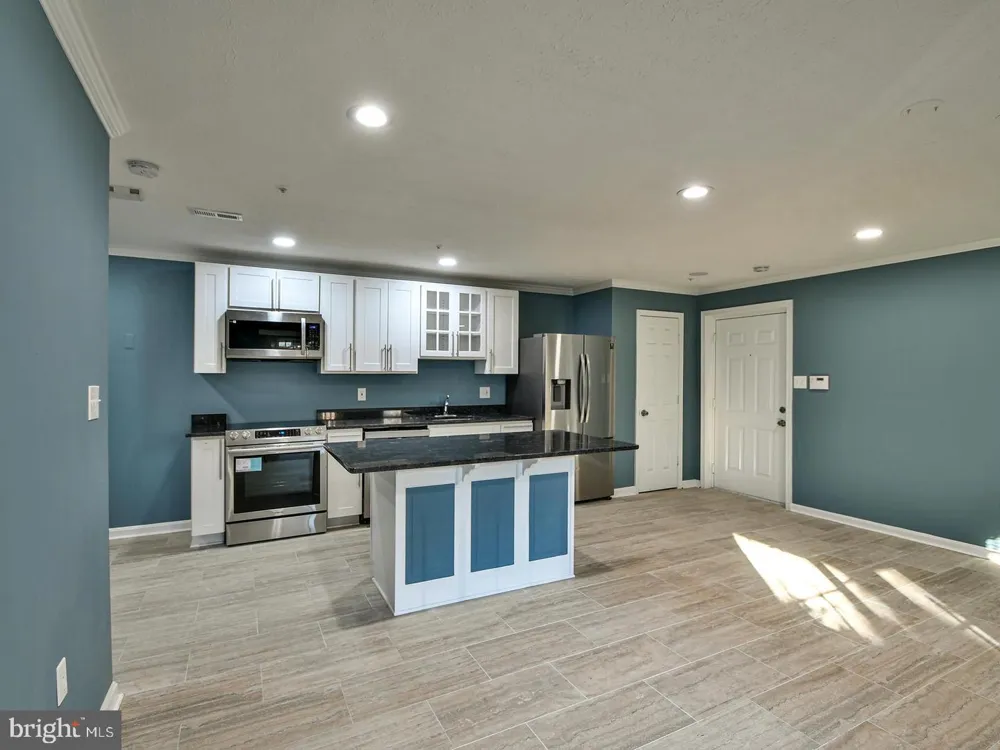 2010 ALICE AVENUE #101 Oxon Hill, MD 20745