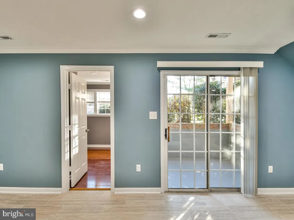 2010 ALICE AVENUE #101 Oxon Hill, MD 20745
