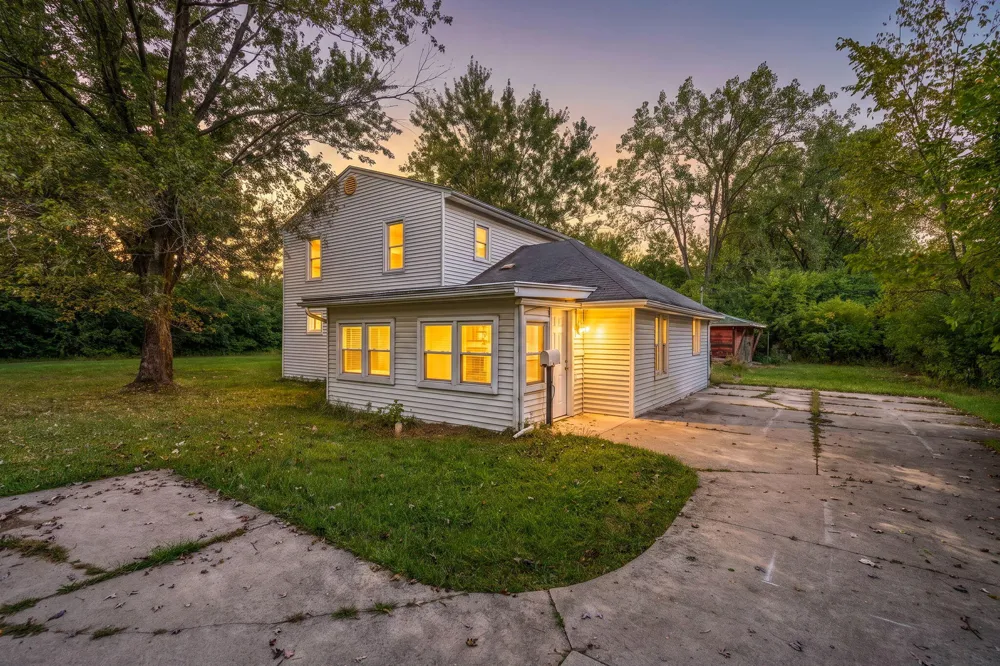 43650 Ecorse Road Belleville, MI 48111