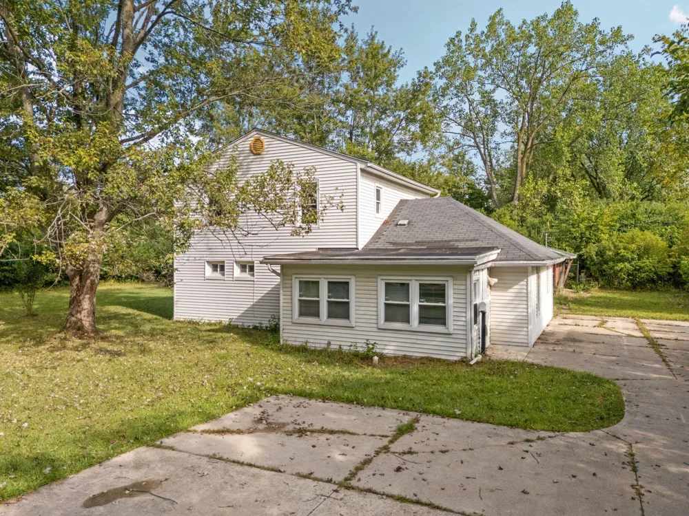 43650 Ecorse Road Belleville, MI 48111