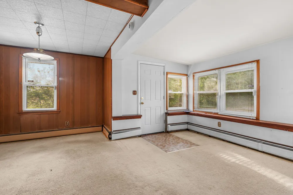 43650 Ecorse Road Belleville, MI 48111