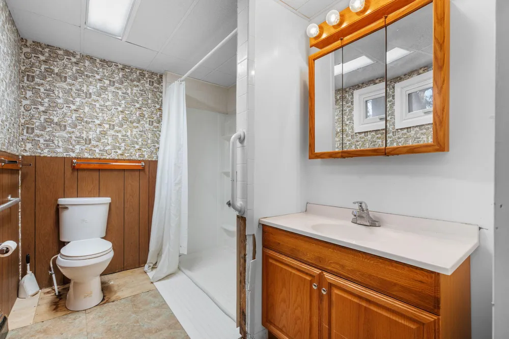 43650 Ecorse Road Belleville, MI 48111
