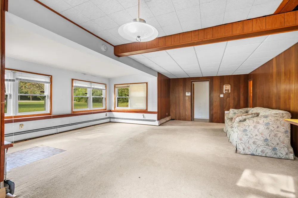 43650 Ecorse Road Belleville, MI 48111