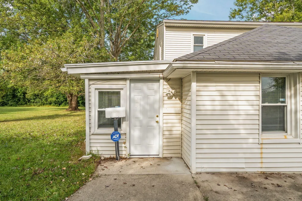 43650 Ecorse Road Belleville, MI 48111