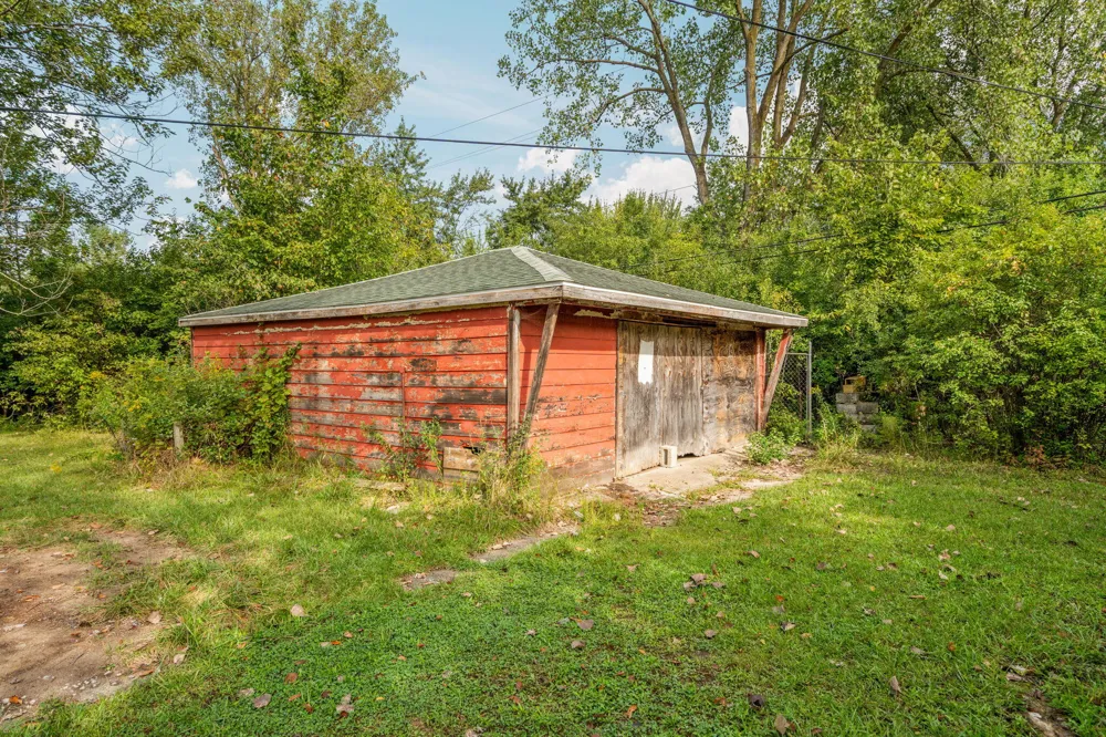 43650 Ecorse Road Belleville, MI 48111