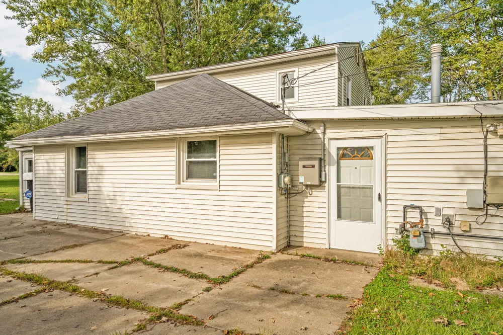 43650 Ecorse Road Belleville, MI 48111