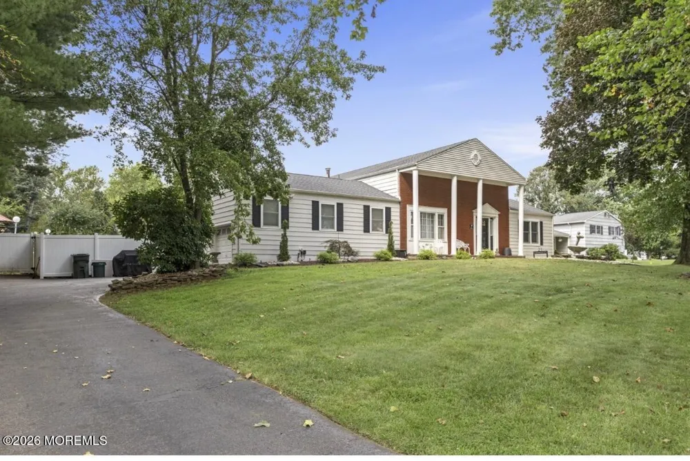 21 Cameron Court Freehold, NJ 07728