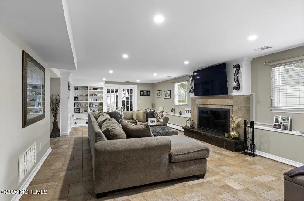21 Cameron Court Freehold, NJ 07728