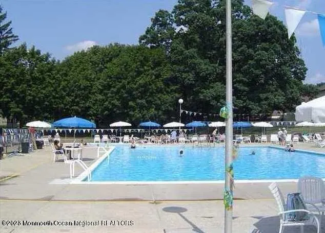 5 Pine Cluster Circle #J Manalapan, NJ 07726