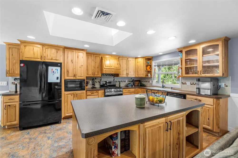 1866 Wellington Drive Oak Harbor, WA 98277